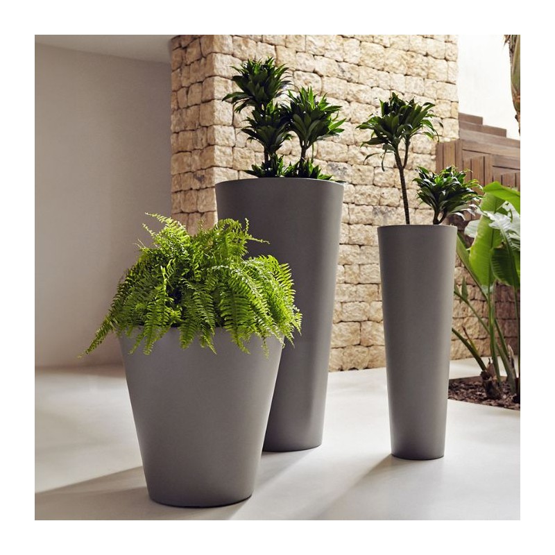 Macetero cono alto simple lacado